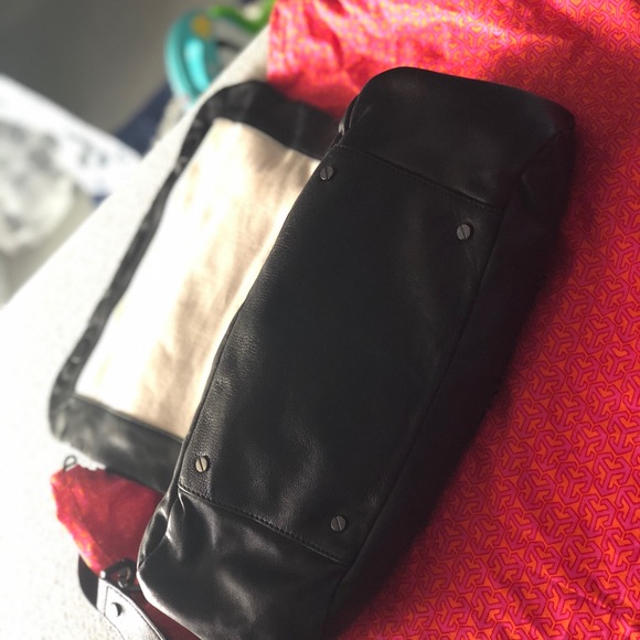 Sold on Mercari Tory Burch Kiliaen Messenger Bag - Picture 3 of 8